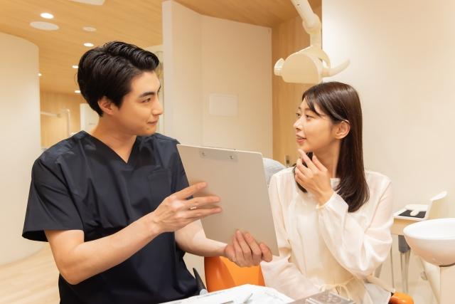 歯科矯正治療後の「後戻り」をどう防ぐ?美しい歯並びをキープするための方法